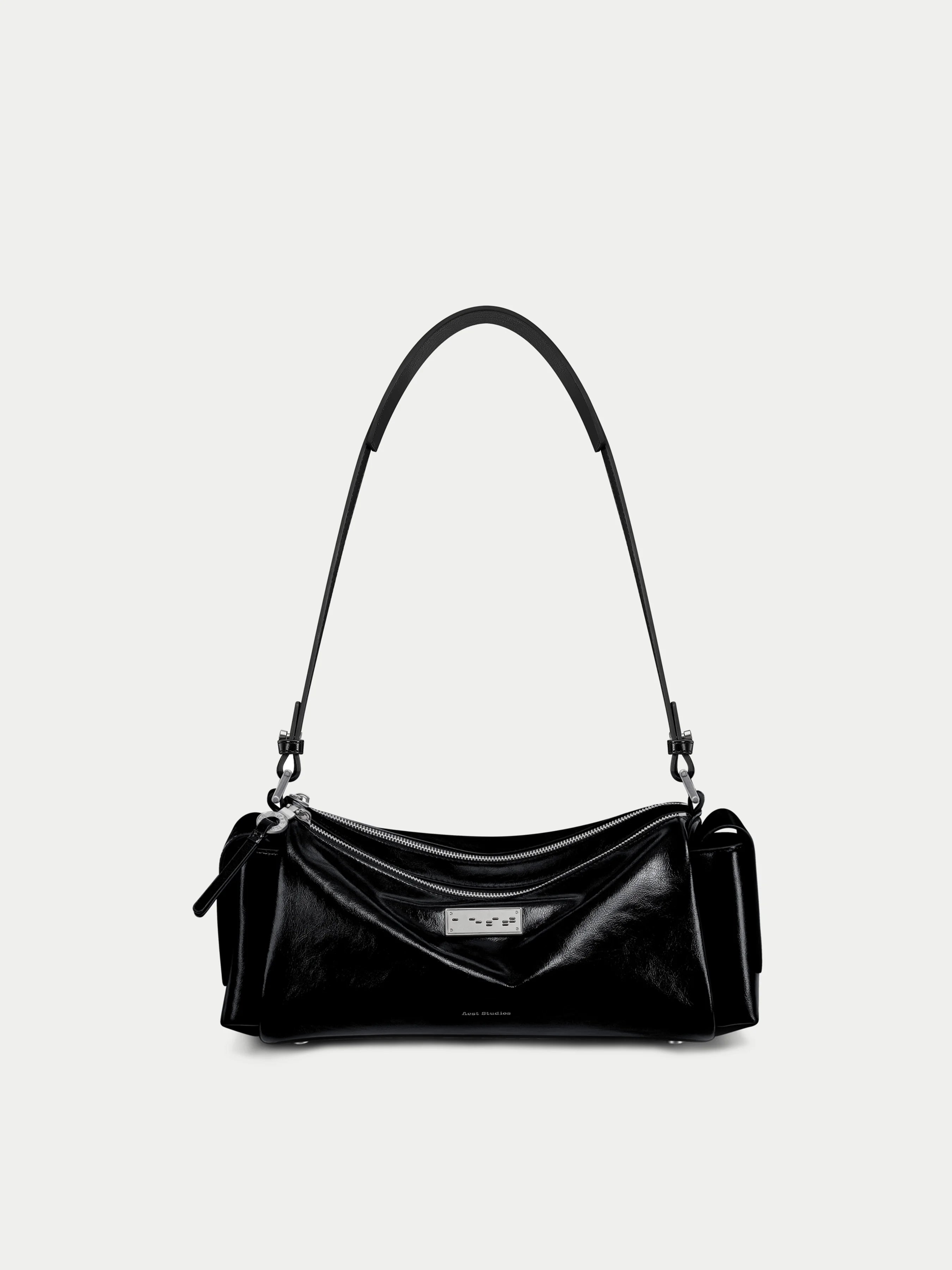 Capture Medium Sling Bag