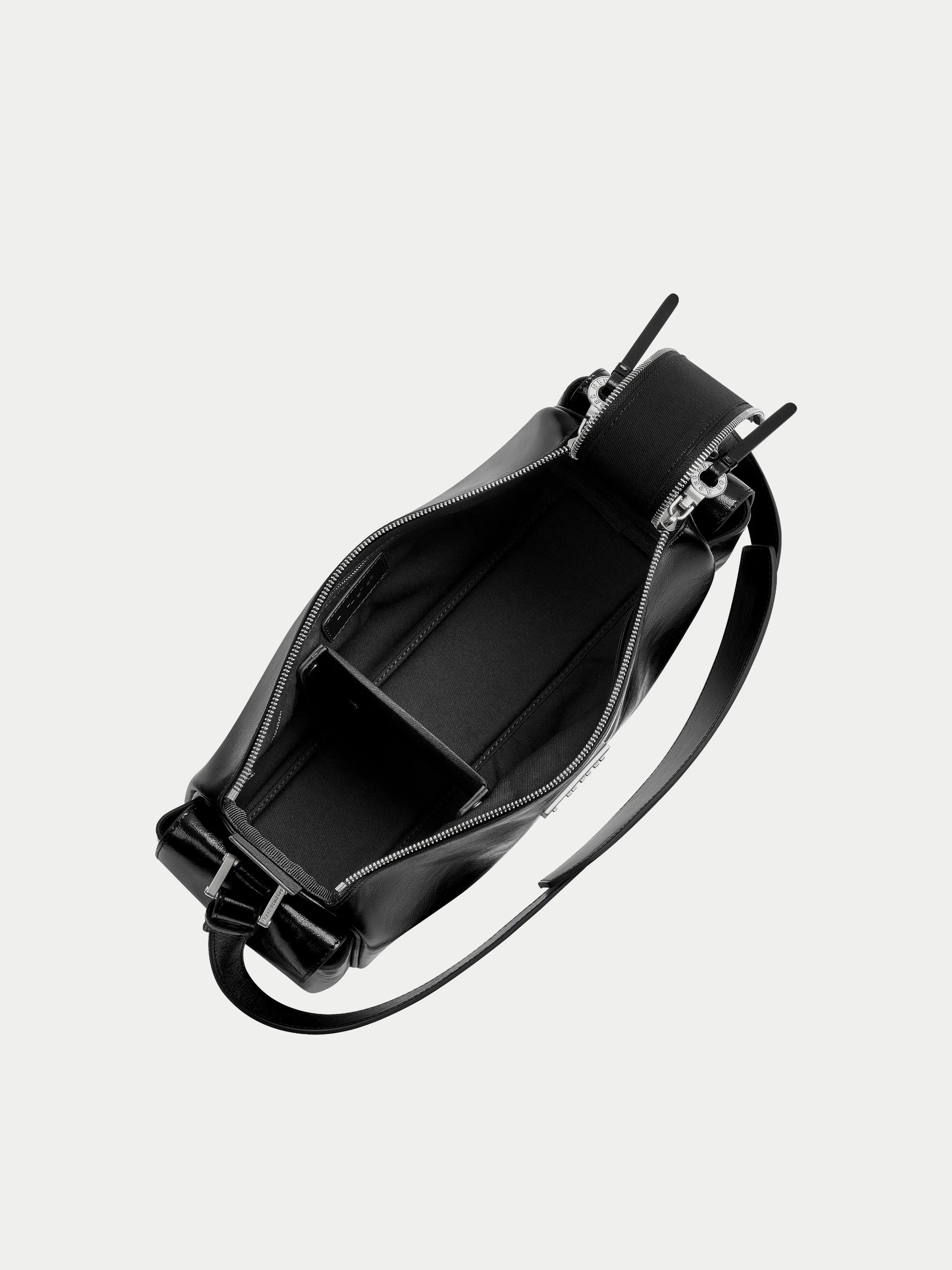 Capture Medium Sling Bag
