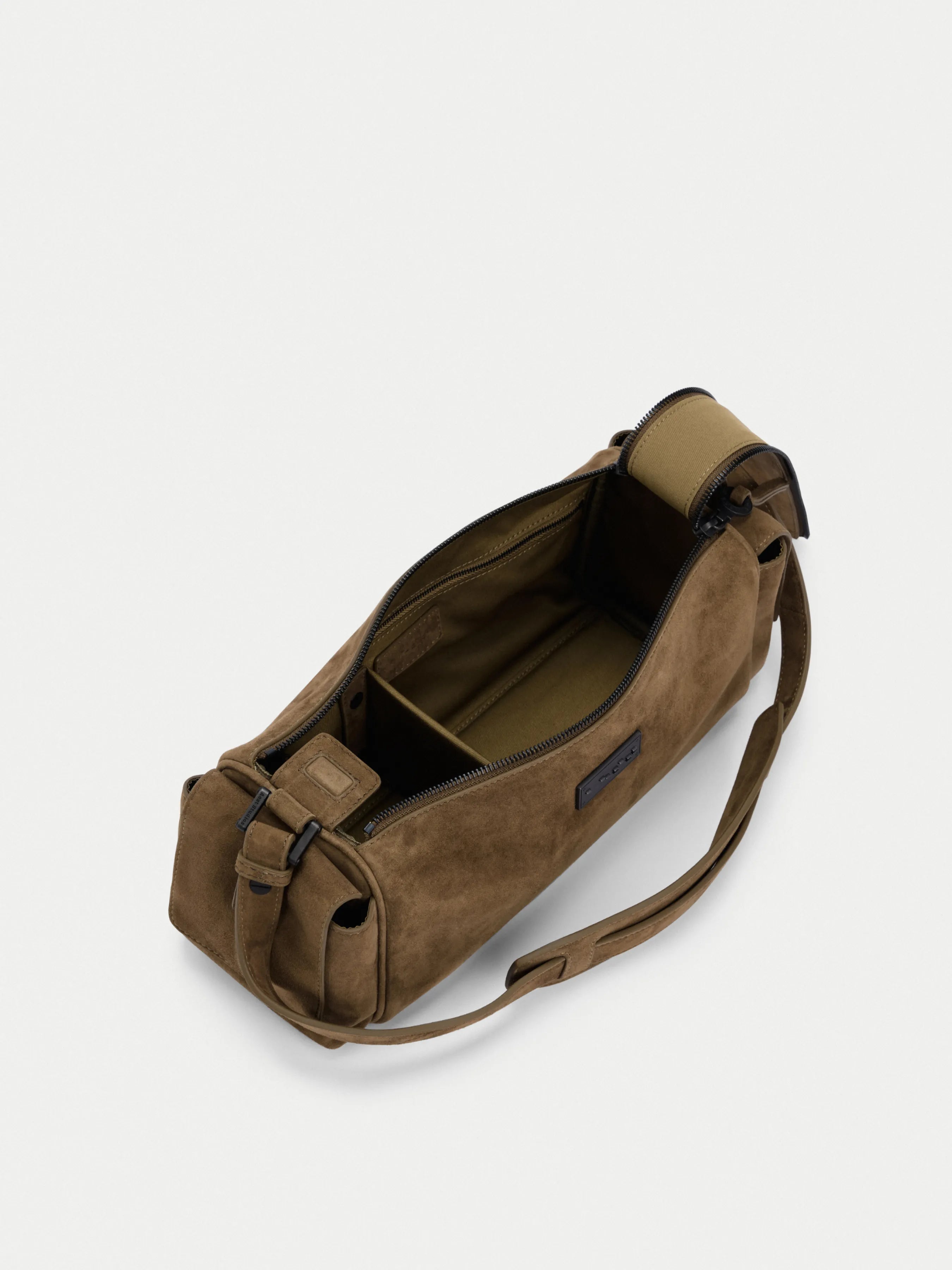 Capture Medium Sling Bag