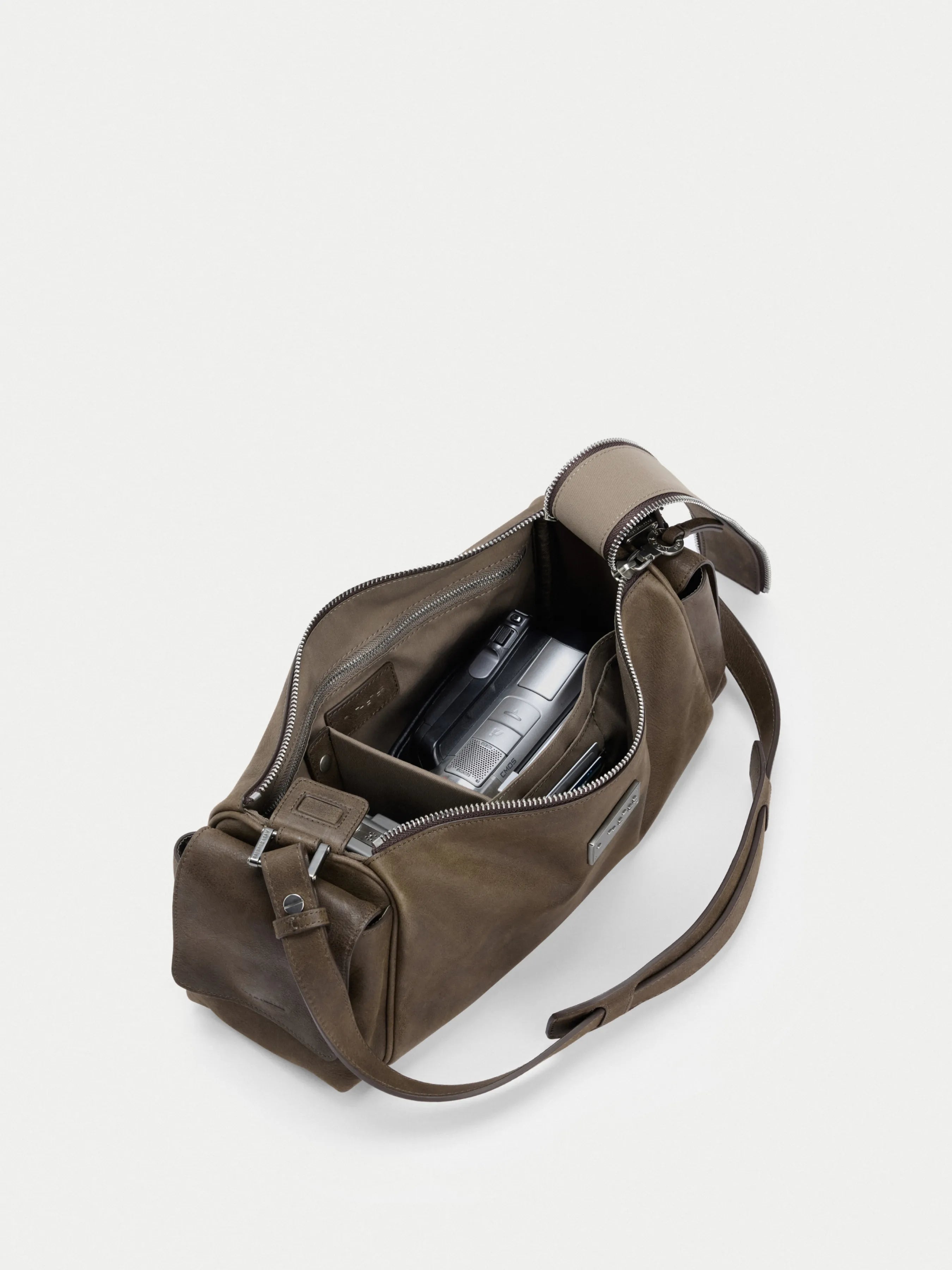 Capture Medium Sling Bag