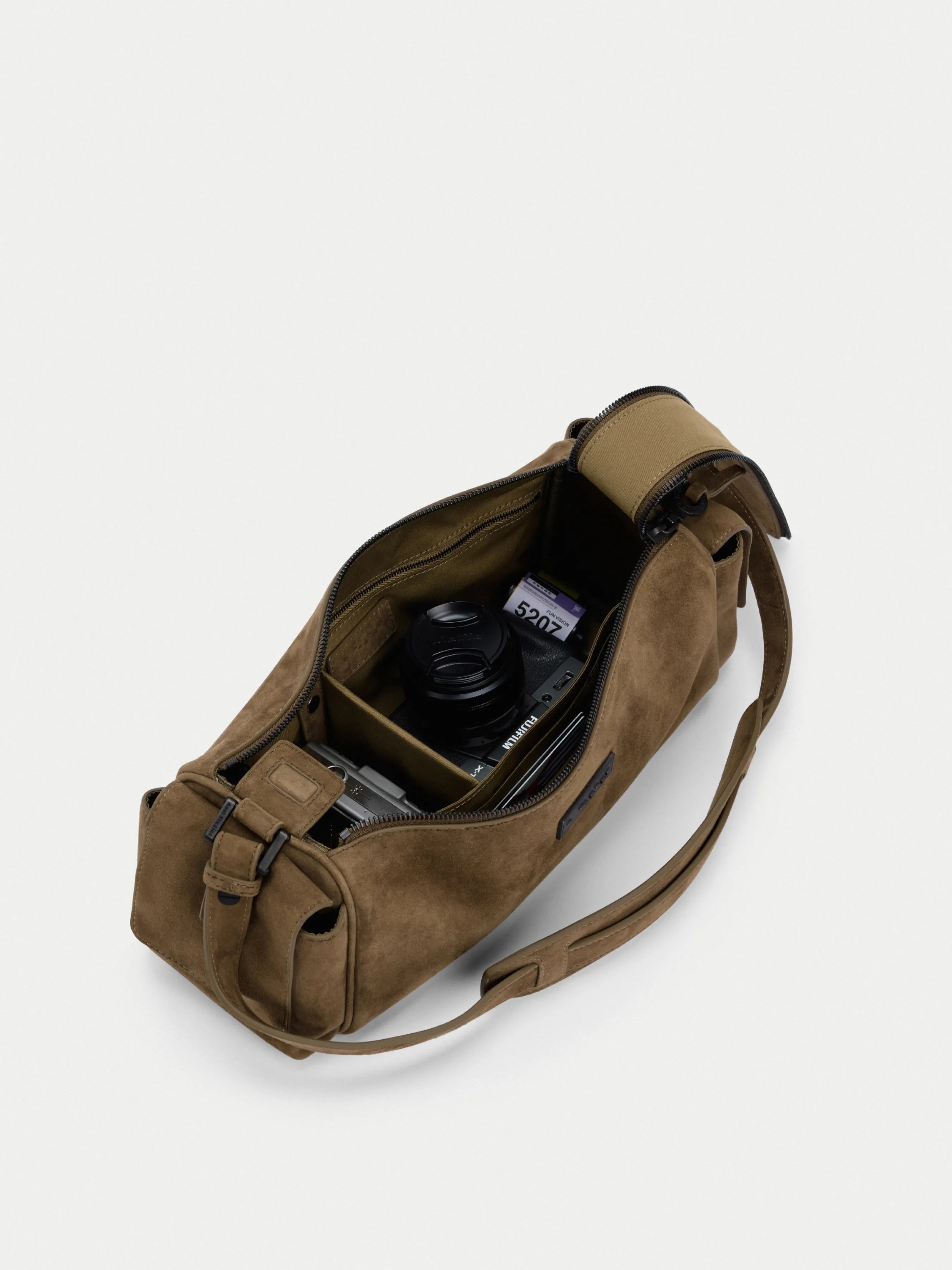 Capture Medium Sling Bag
