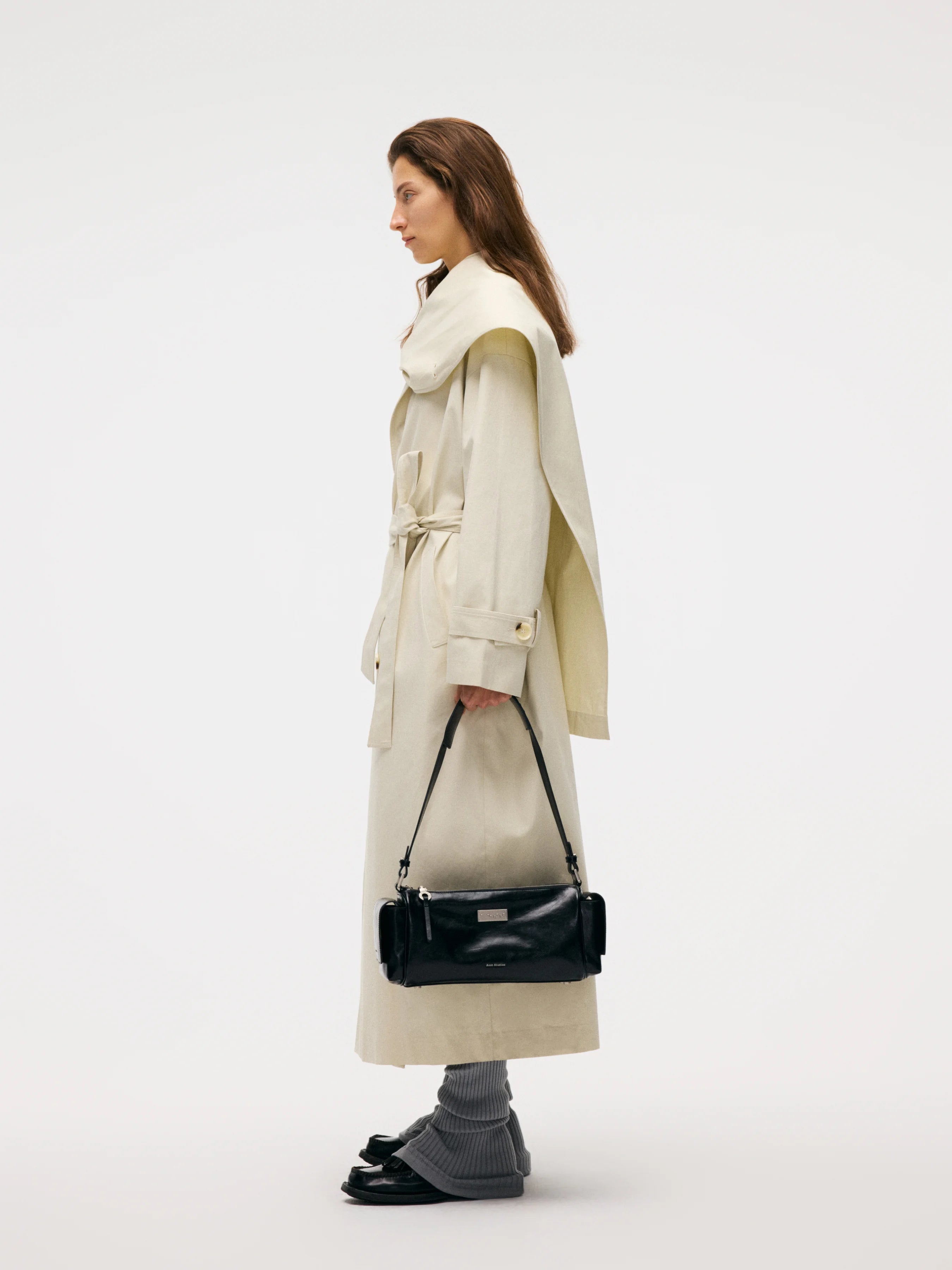 Capture Medium Sling Bag