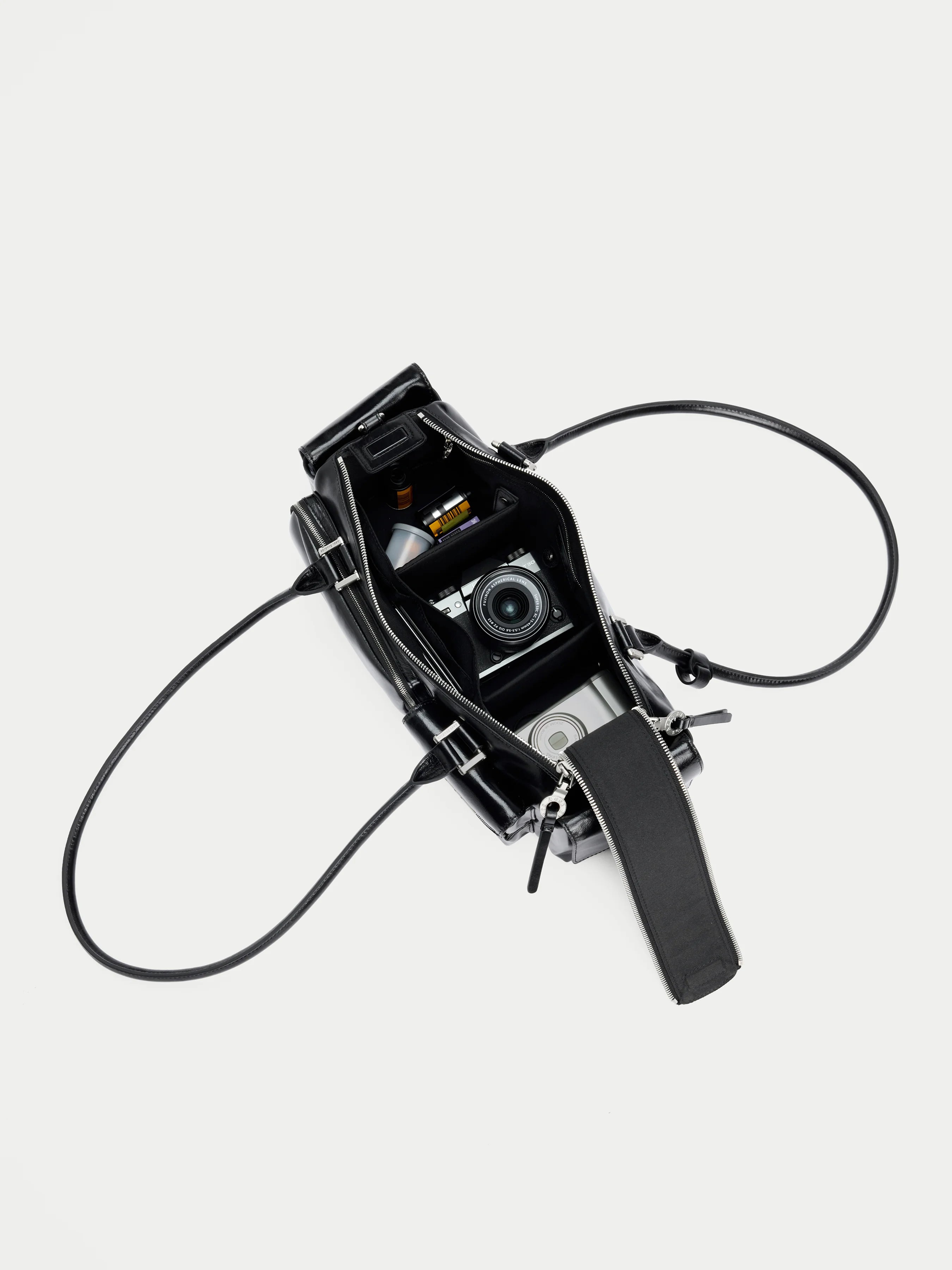 Capture Multipocket Bag