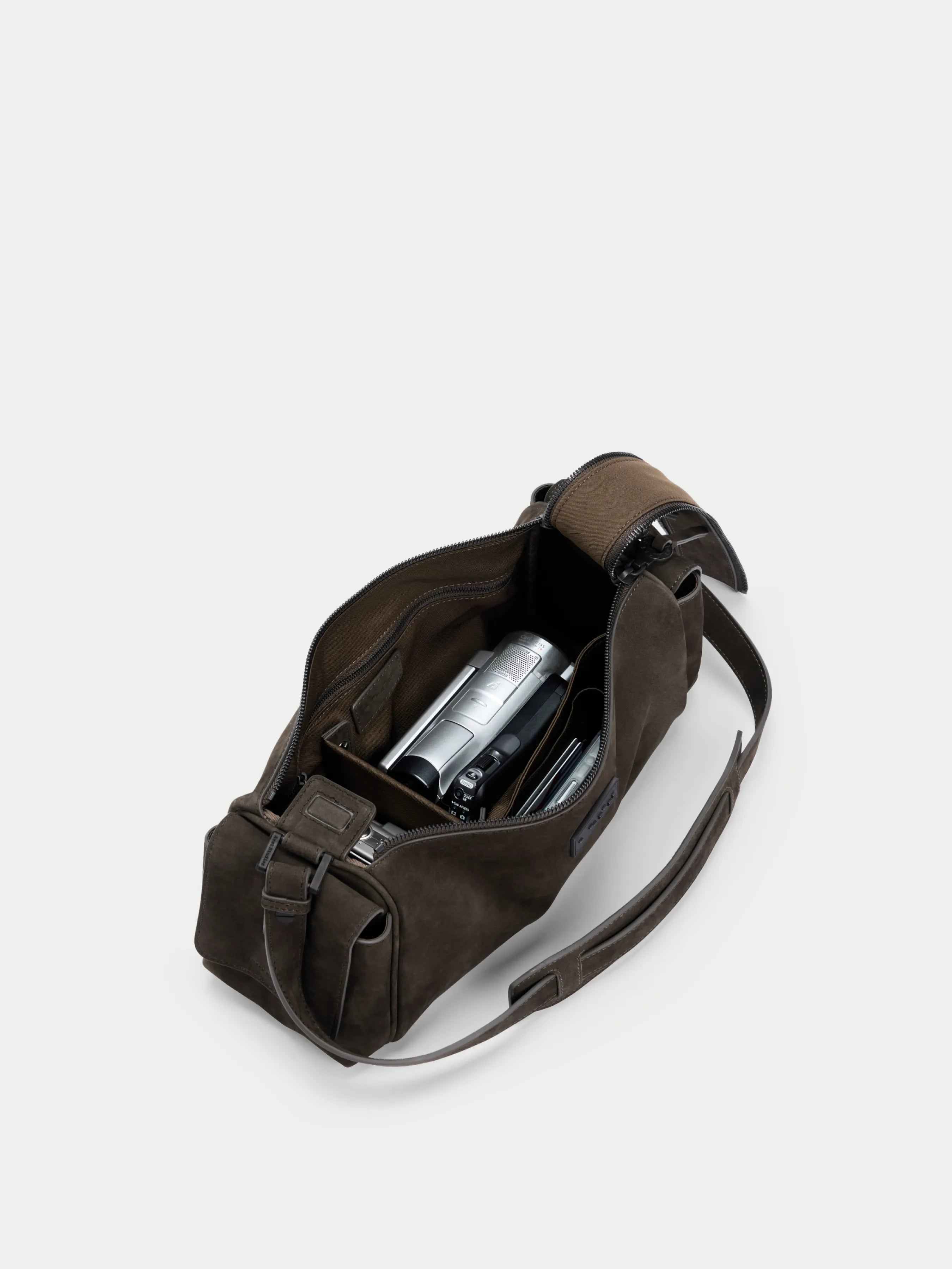 Capture Medium Sling Bag