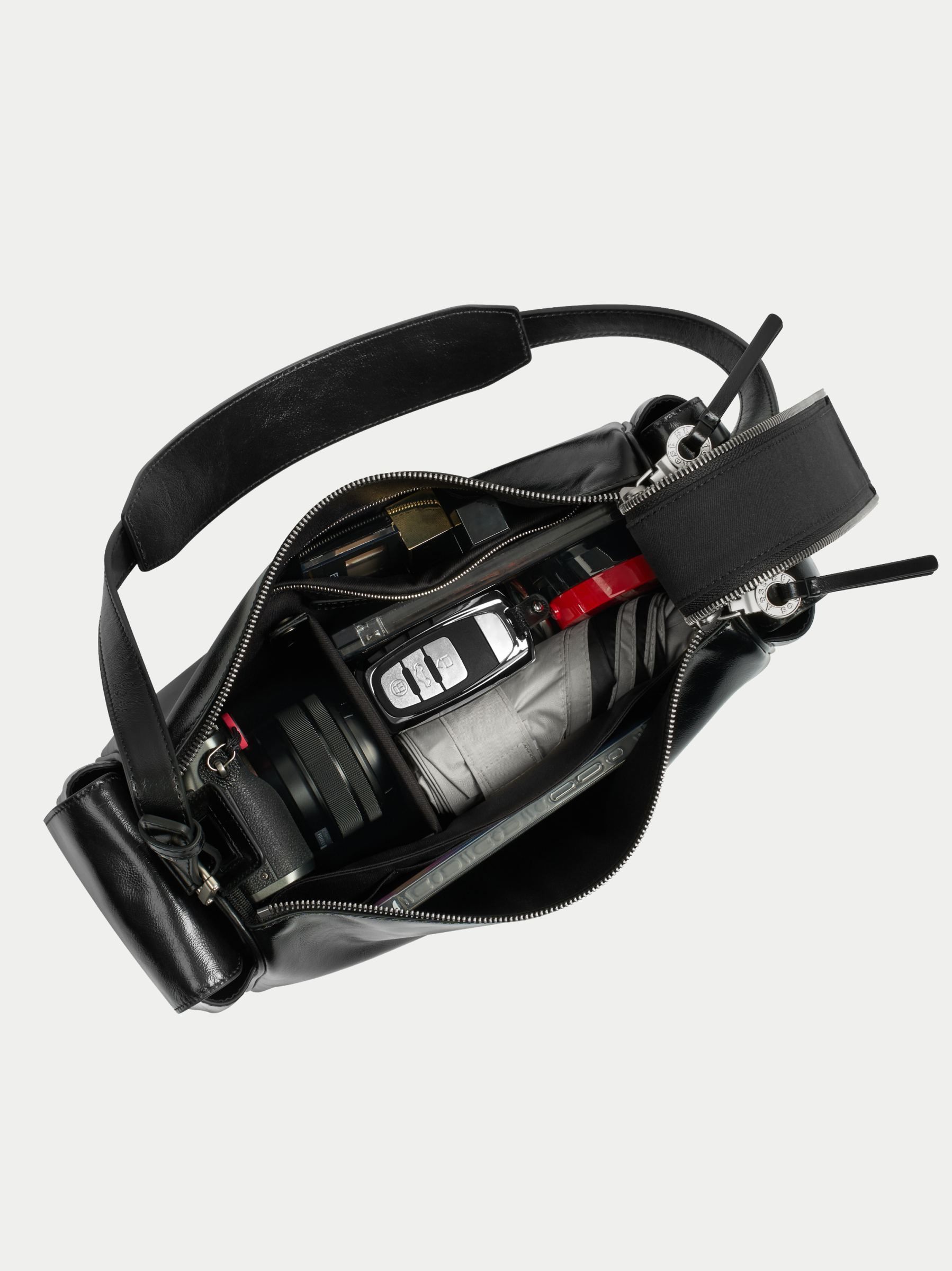 Capture Medium Sling Bag