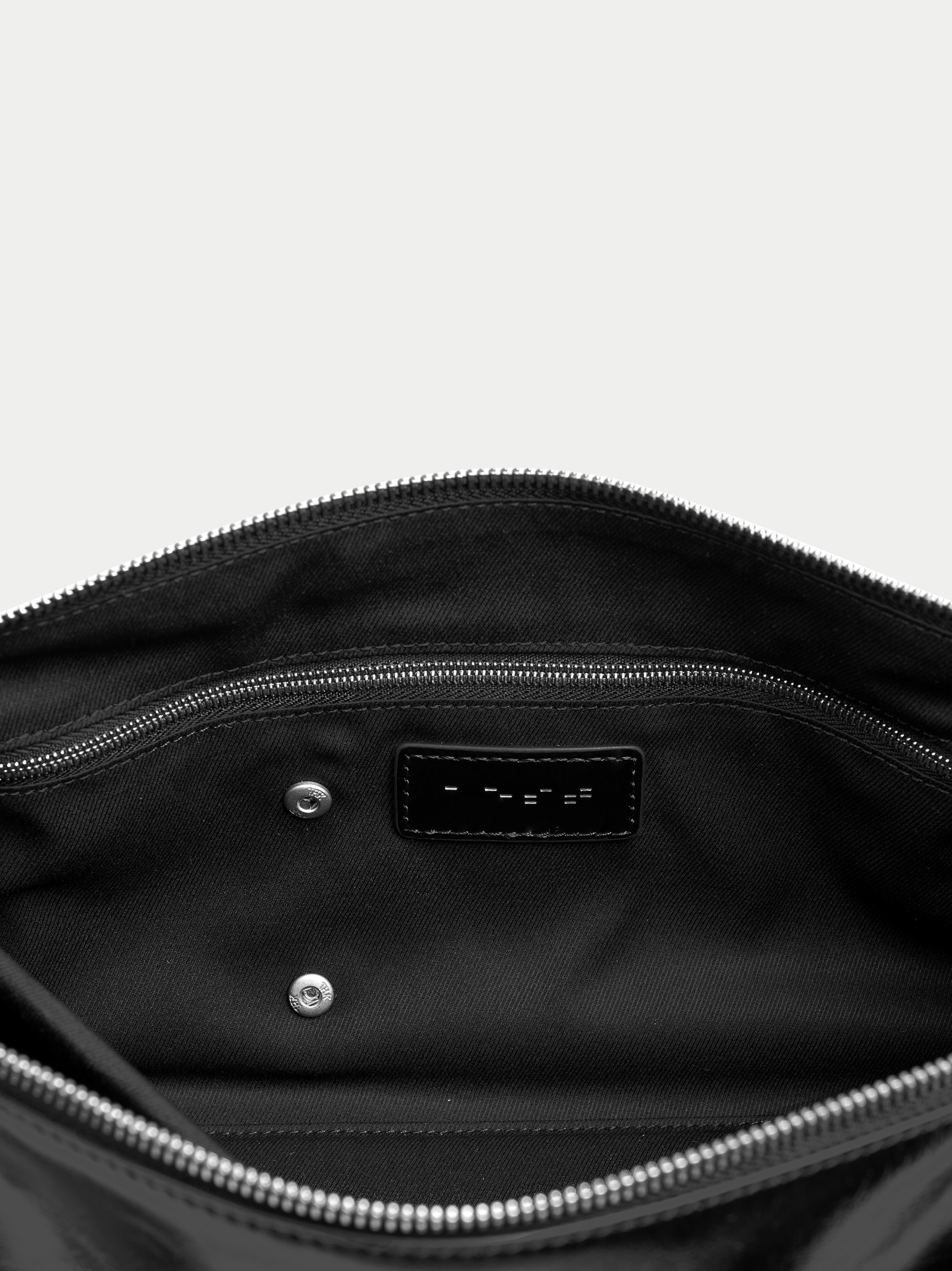 Capture Medium Sling Bag