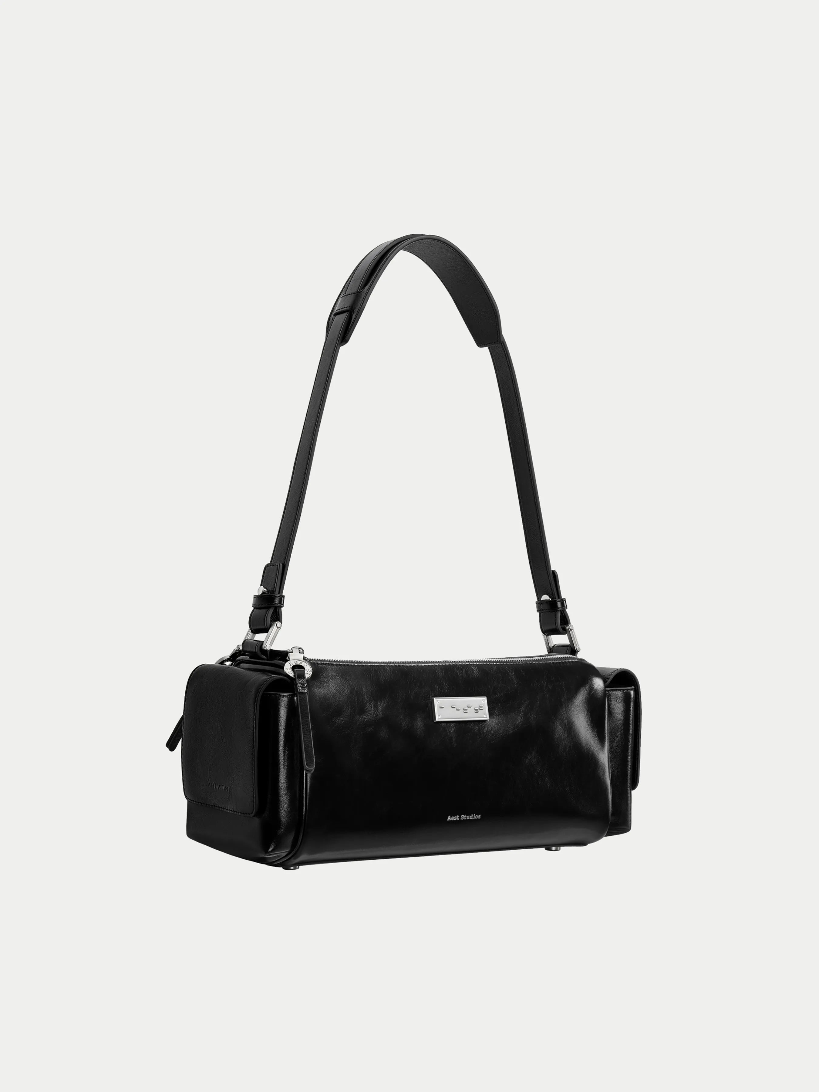 Capture Medium Sling Bag