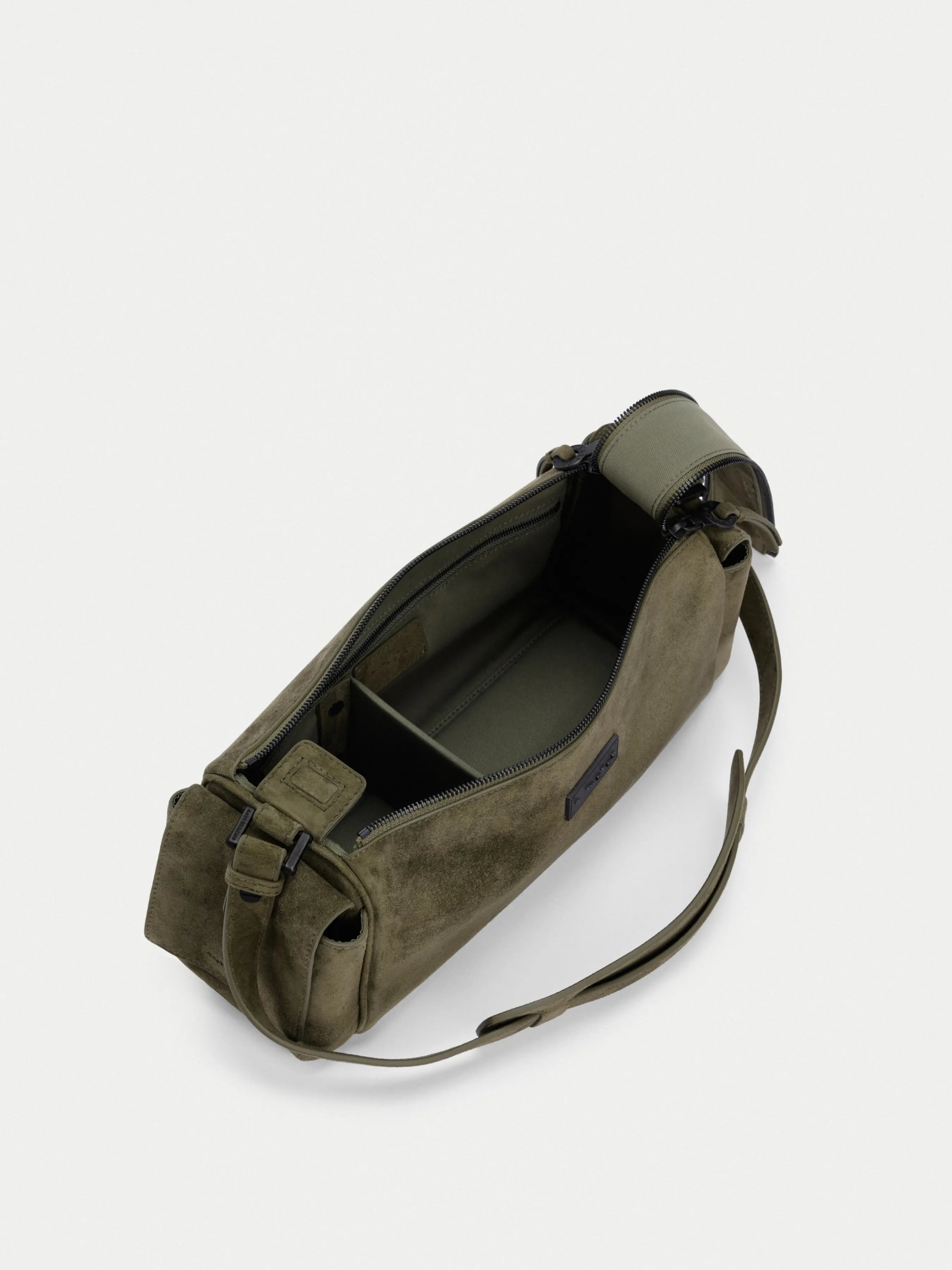 Capture Medium Sling Bag
