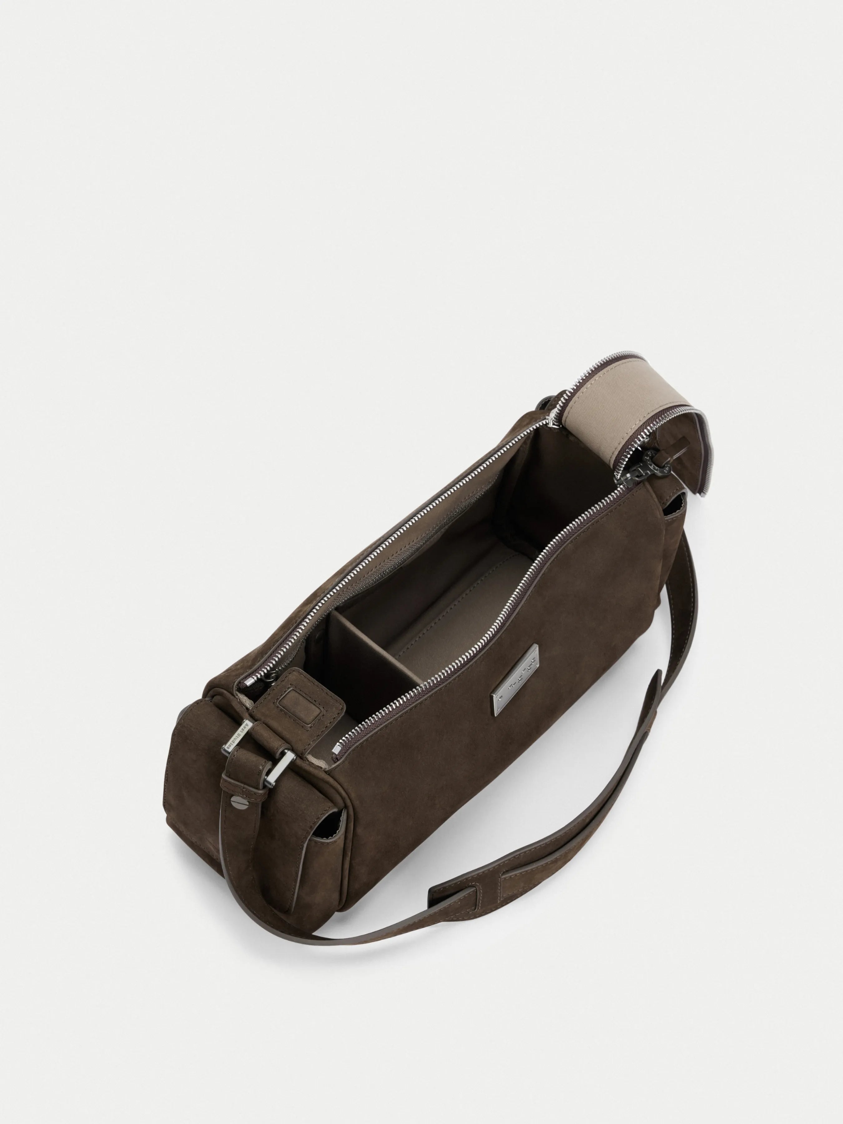 Capture Medium Sling Bag