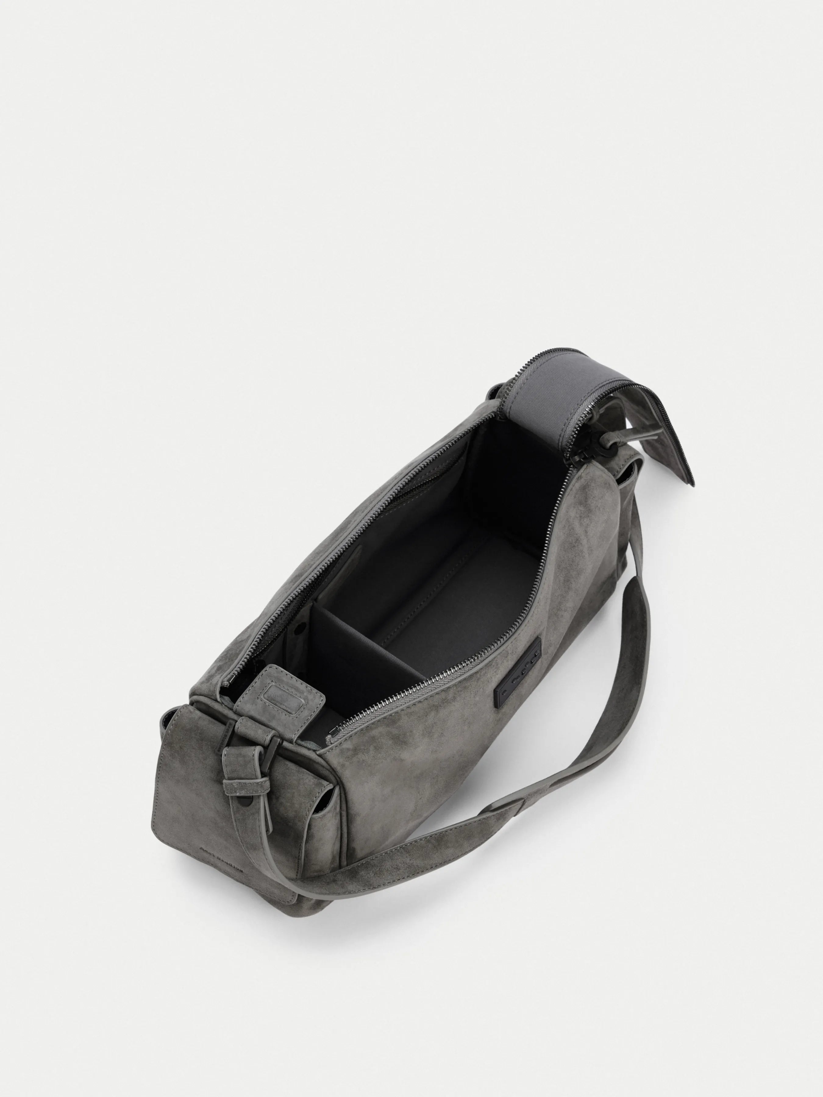 Capture Medium Sling Bag