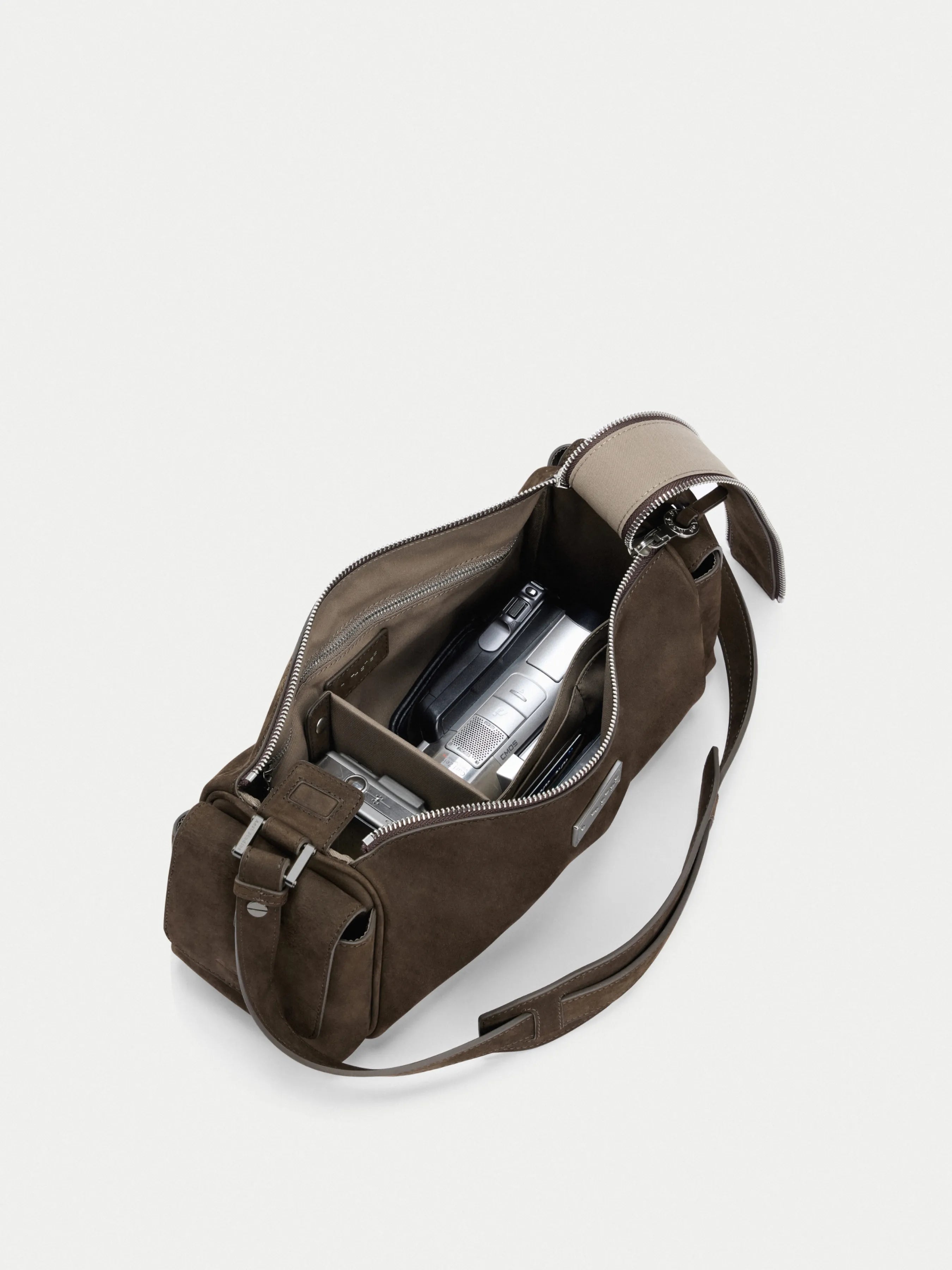 Capture Medium Sling Bag