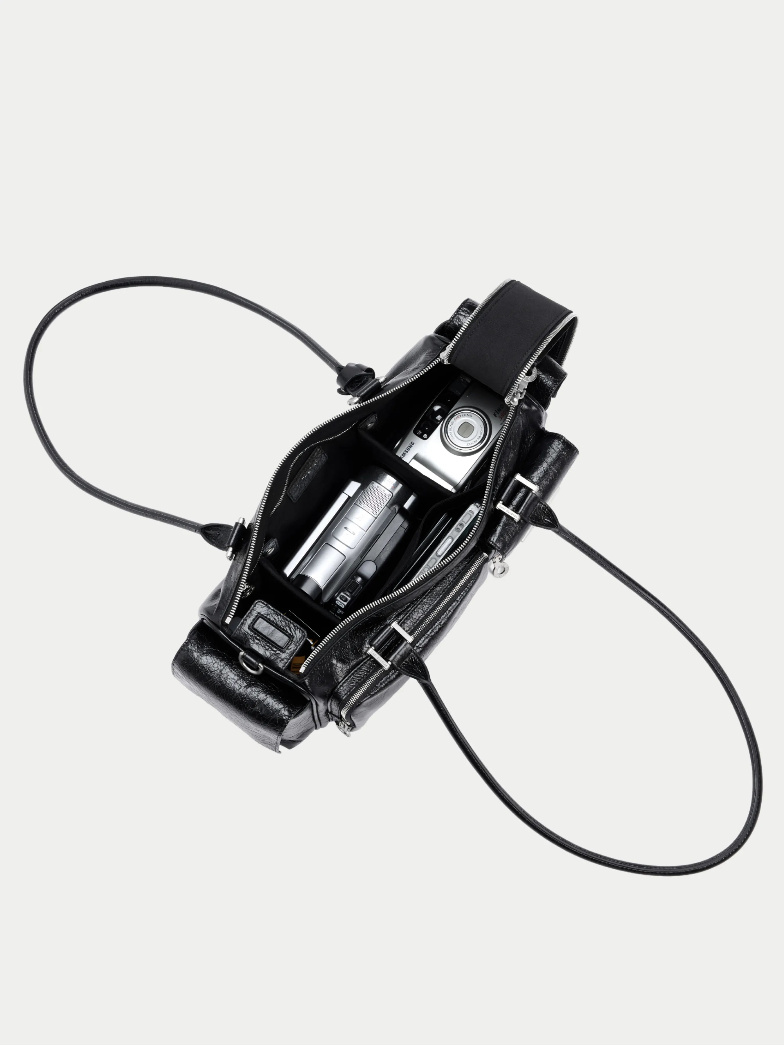 Capture Multipocket Bag