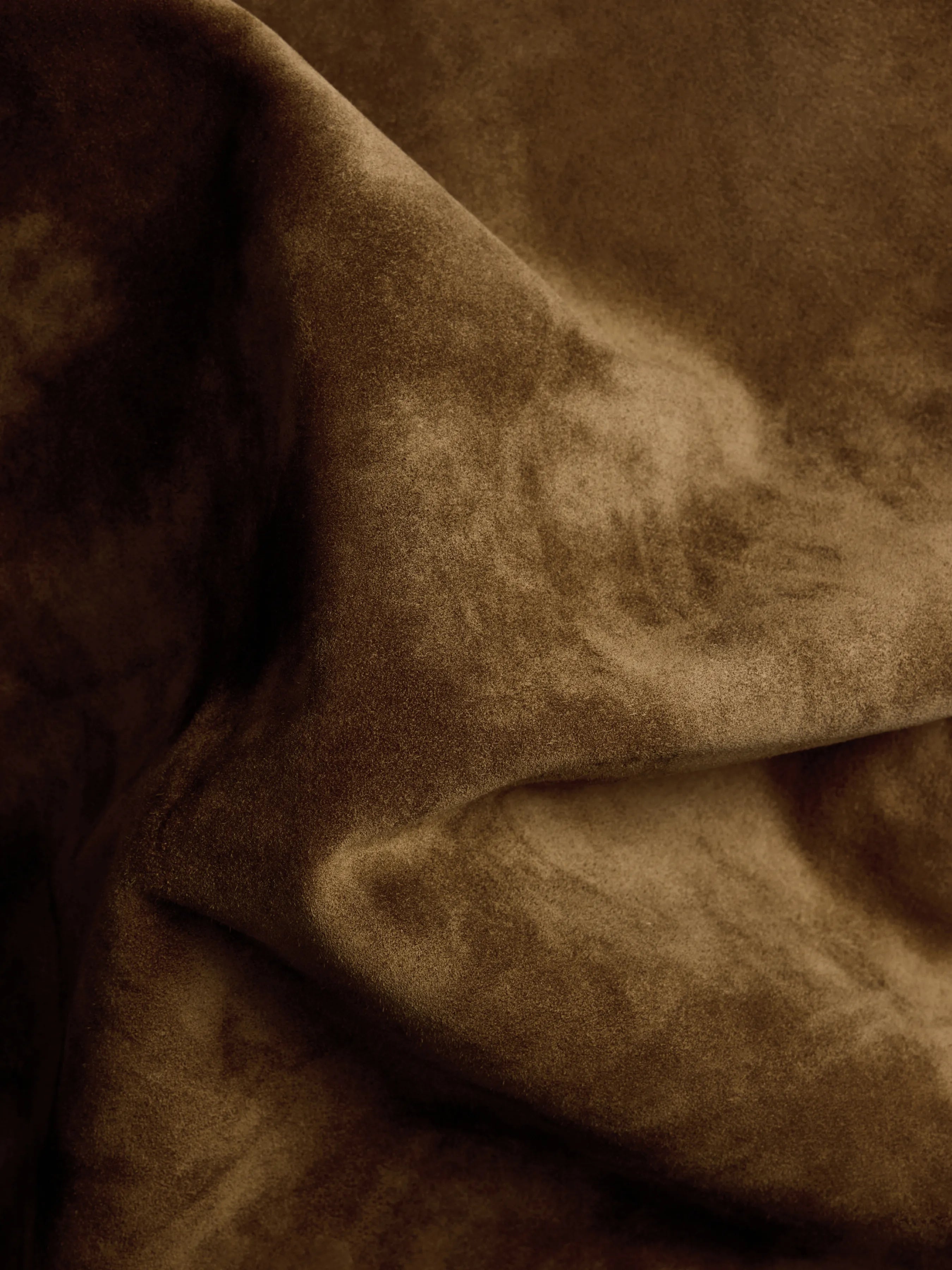 Capture Medium Sling Bag