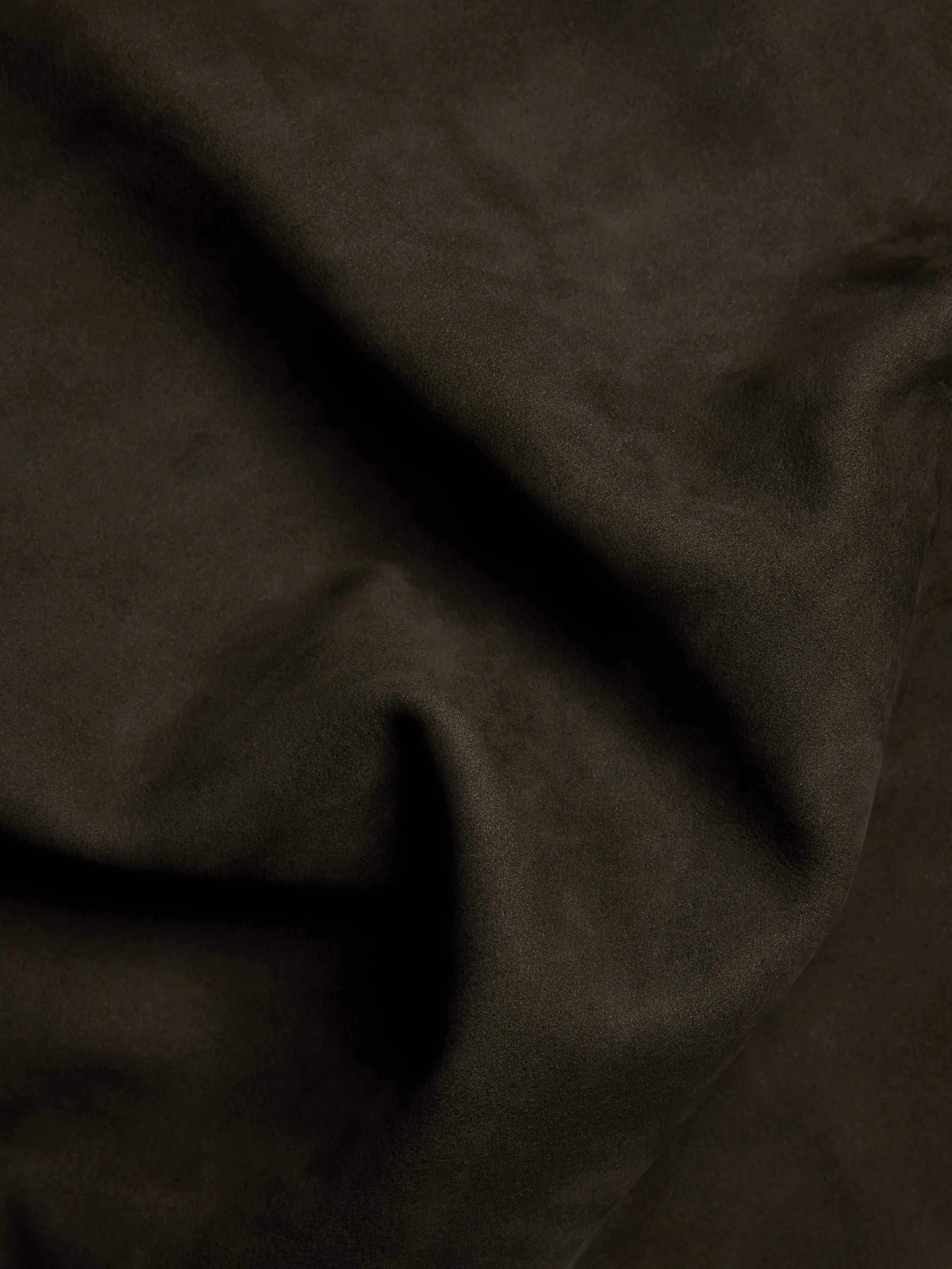 Capture Medium Sling Bag