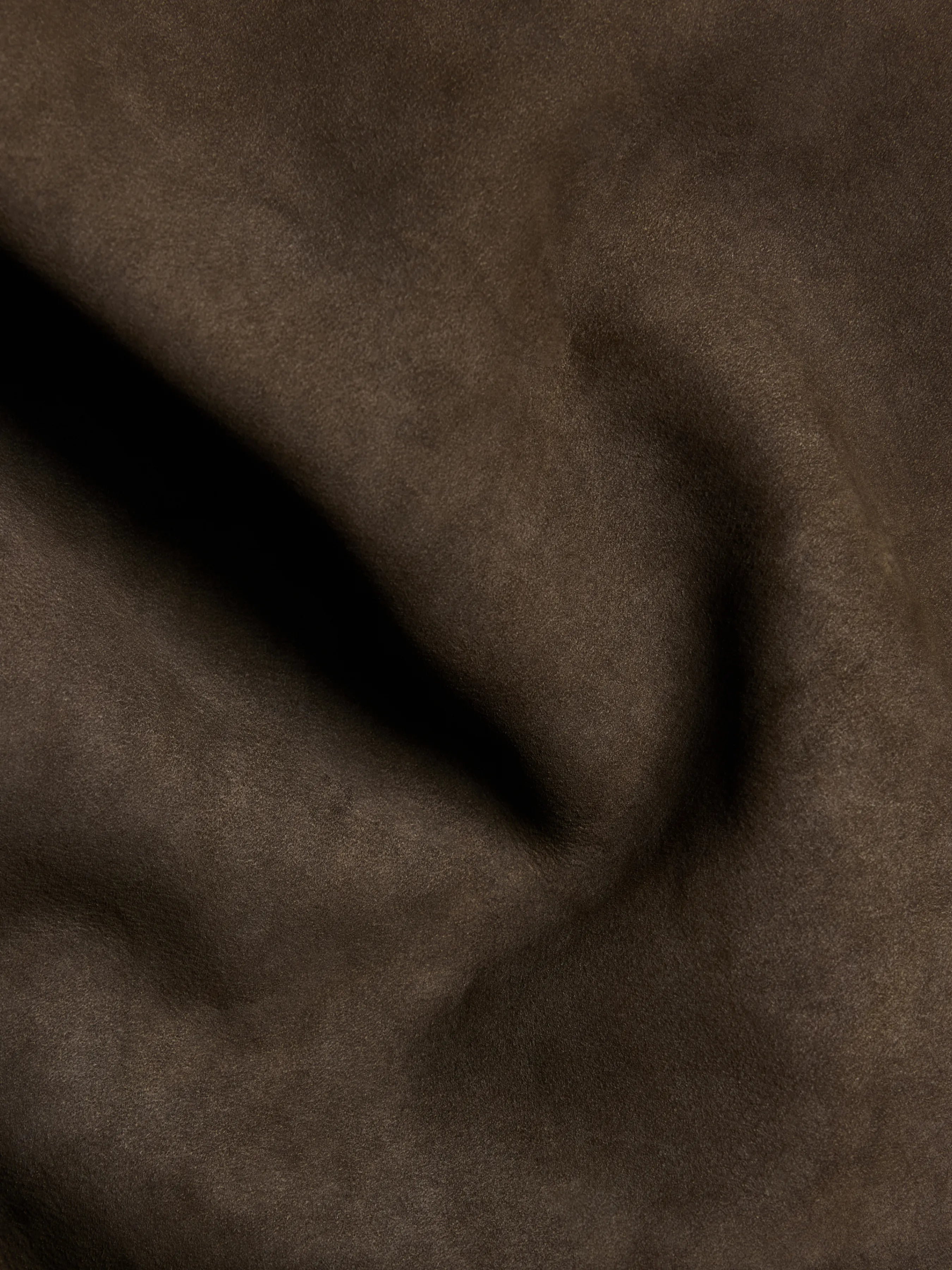 Capture Medium Sling Bag