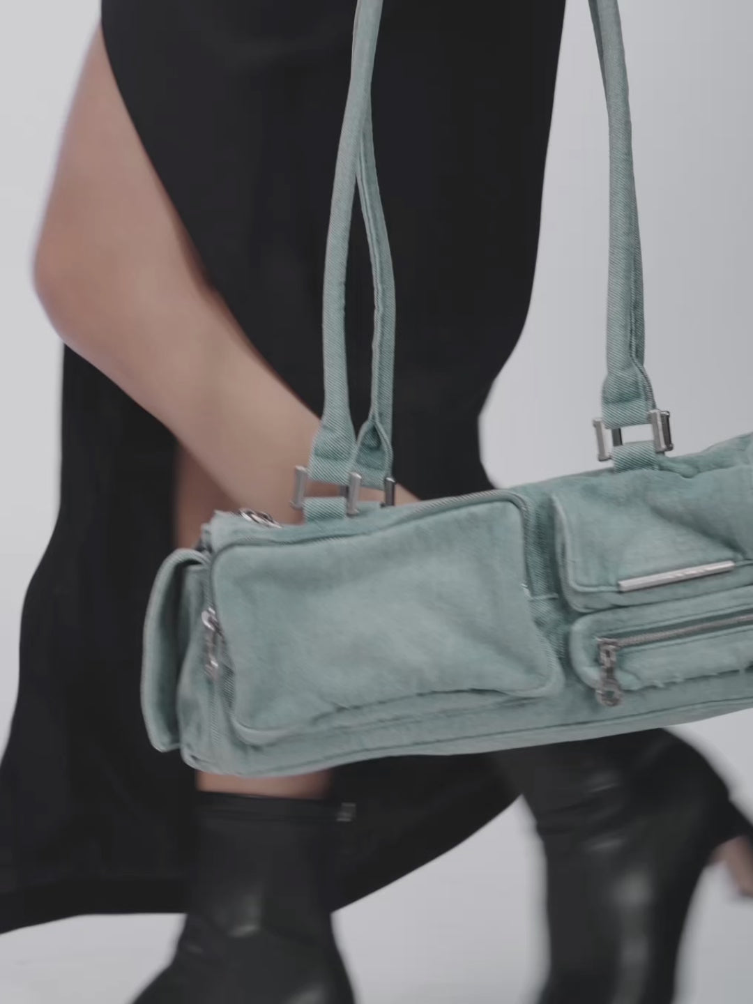 Capture Multipocket Bag